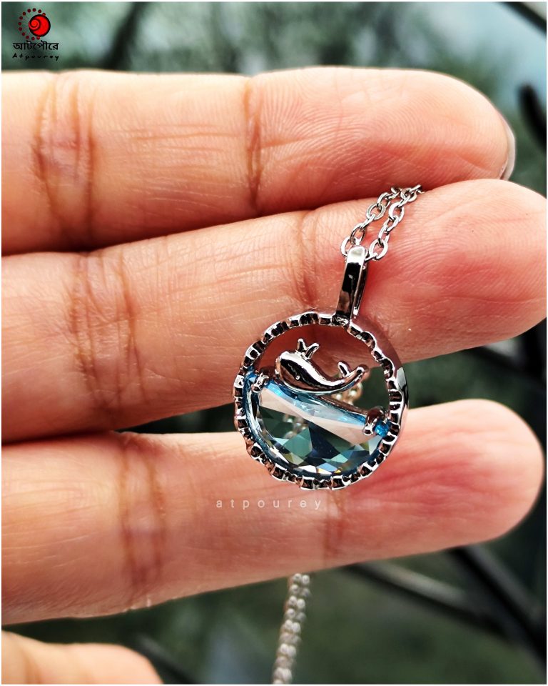 Style With Dolphin Neckpiece - Image 3