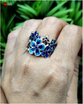 Style with Unique Rings - Image 4