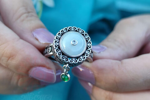 Adjustable Rotatable white stone Ring