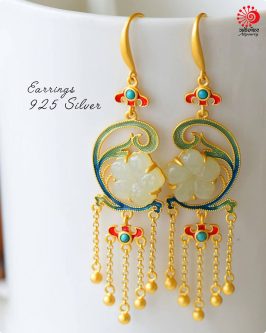 Vintage Elegant Flower Earrings - Image 2