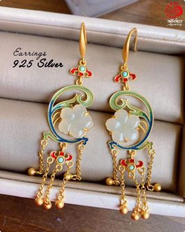 Vintage Elegant Flower Earrings - Image 5